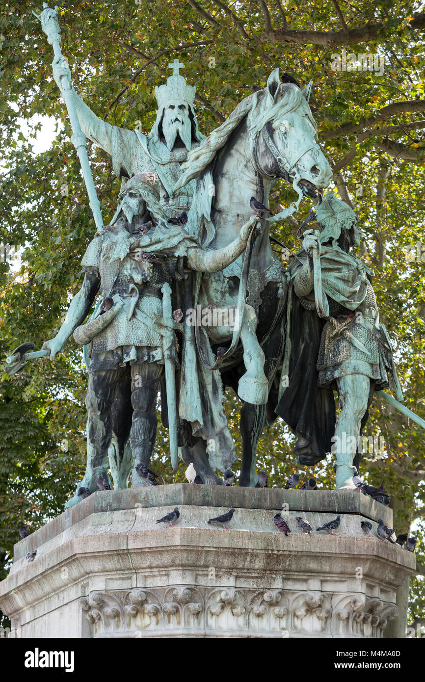 Charlemagne Statue High Resolution Stock Photography and Images - Alamy