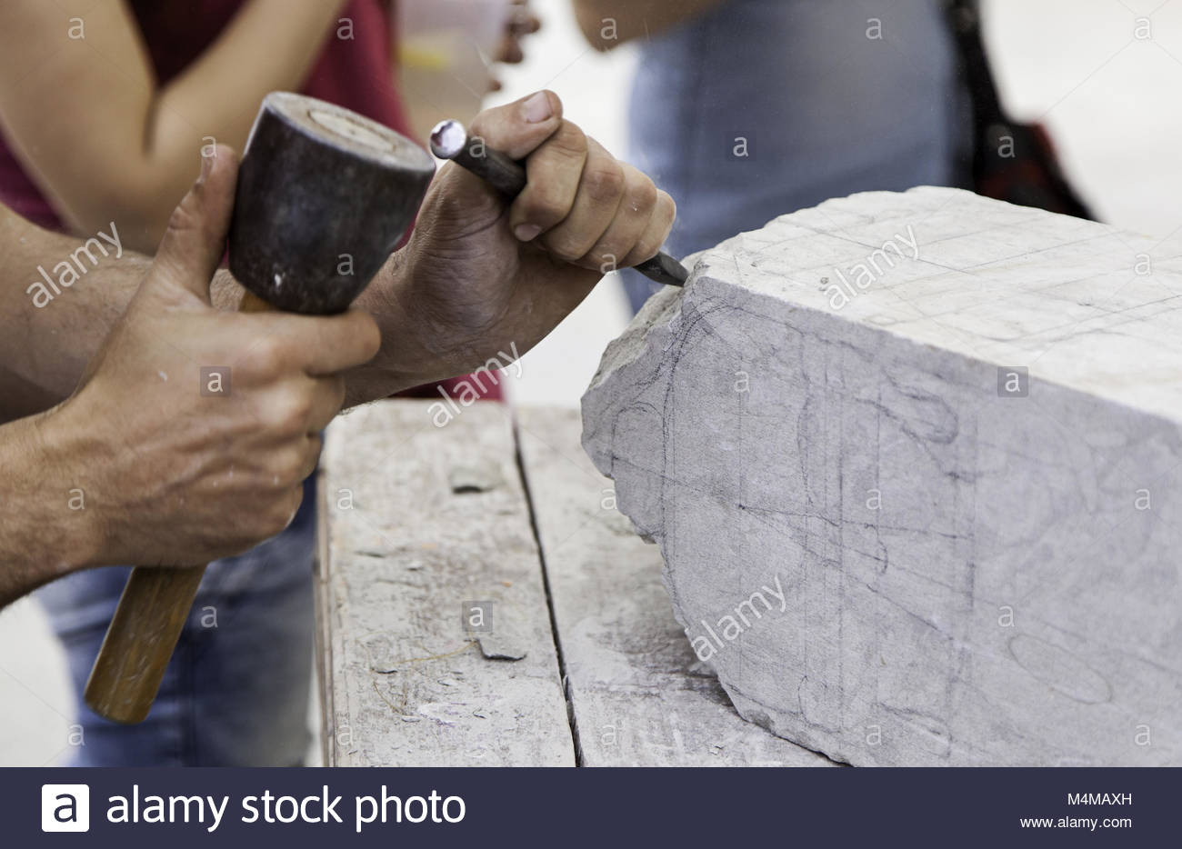 Stone Carve Studio Stock Photos & Stone Carve Studio Stock Images Alamy