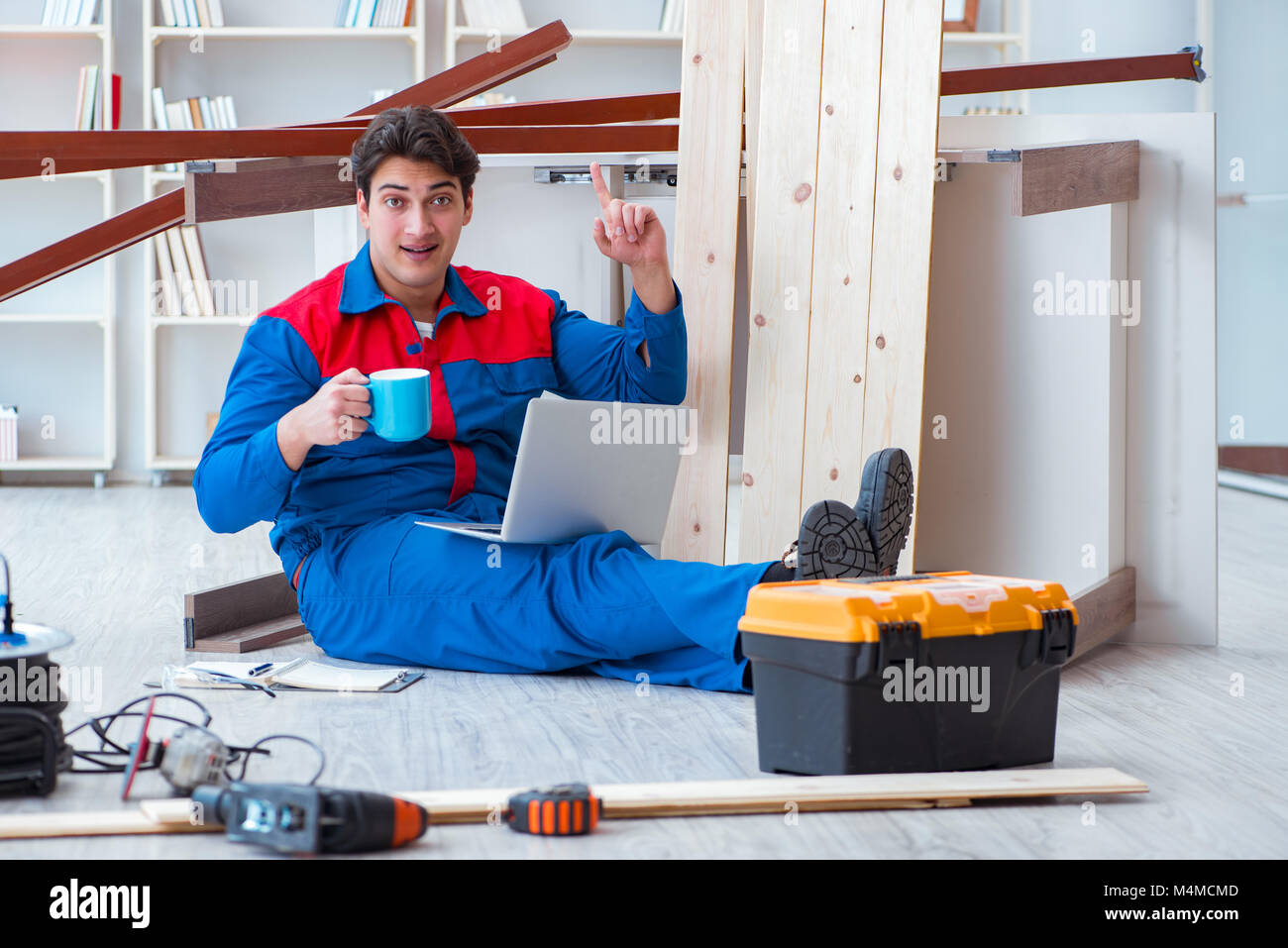 Computer repairing room office hi-res stock photography and images - Alamy