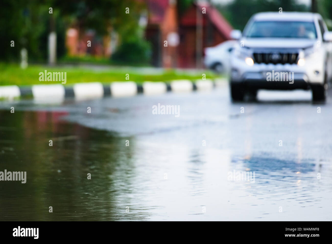 Car splash rain hi-res stock photography and images - Alamy