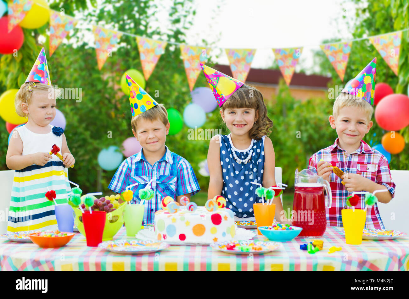 Outdoor birthday party for toddlers hires stock photography and images