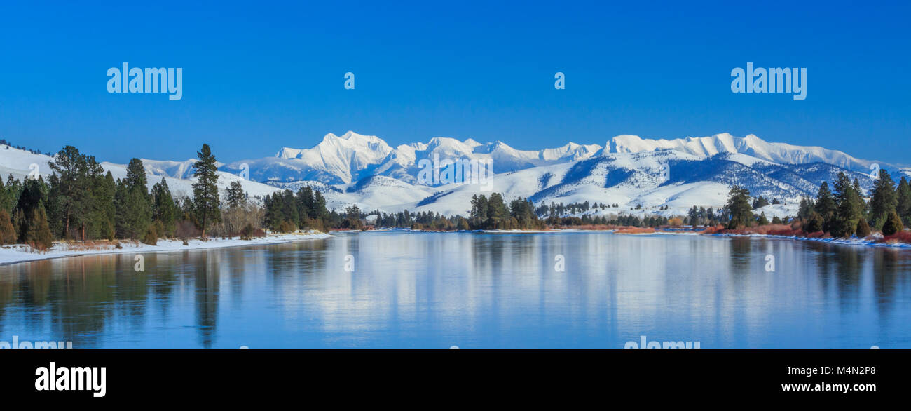 flathead river below the mission mountains in winter near dixon, montana Stock Photo