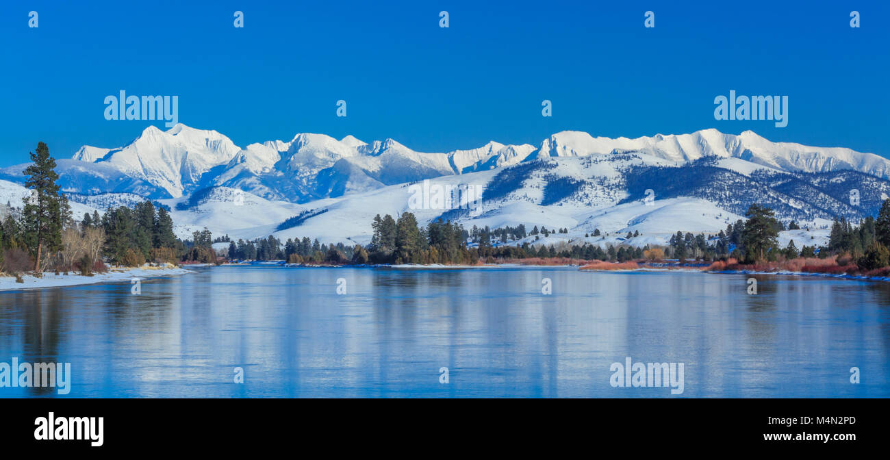flathead river below the mission mountains in winter near dixon, montana Stock Photo