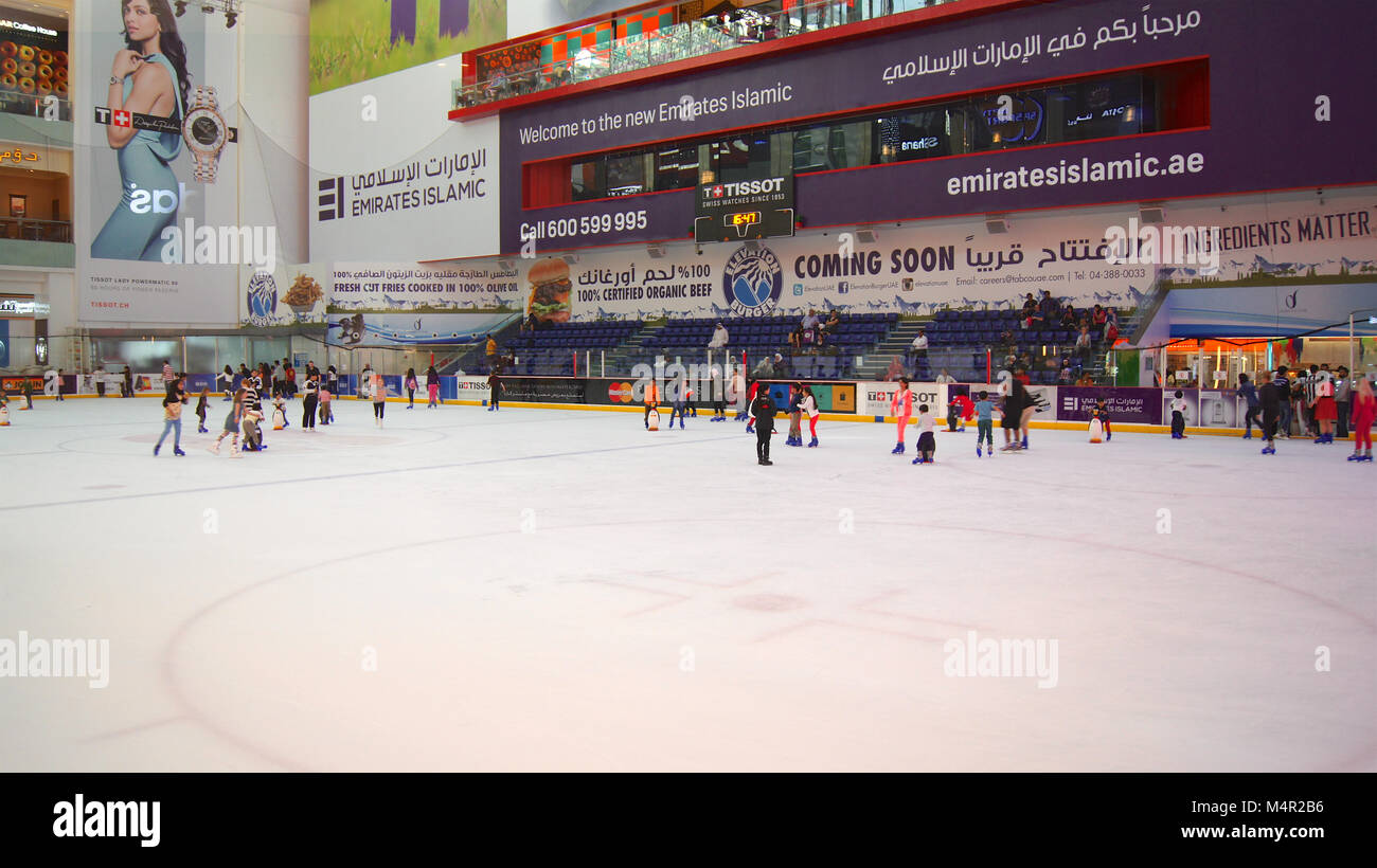 Aerial view dubai mall dubai hi-res stock photography and images - Alamy