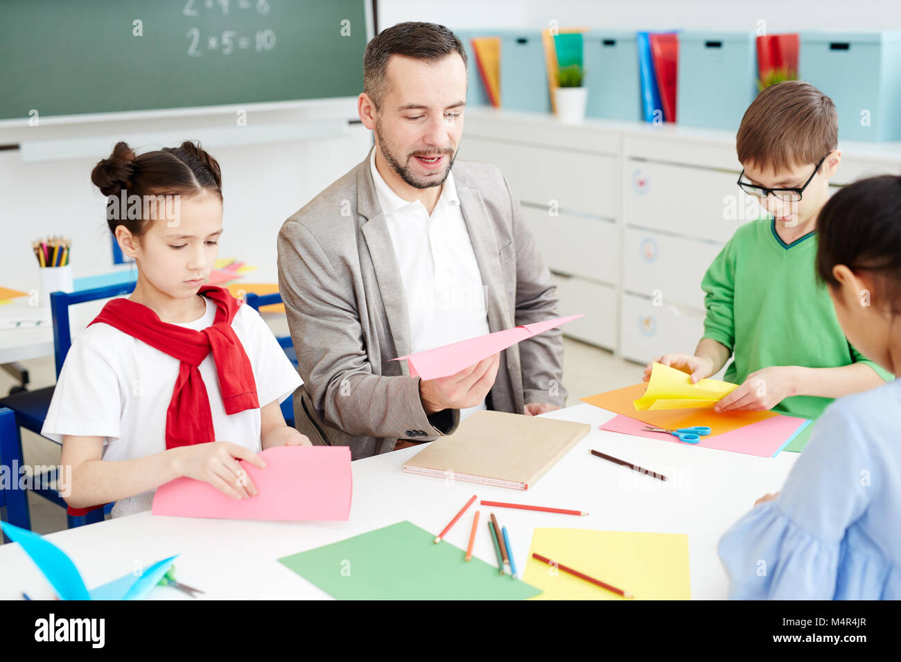 Paper teach. Paper teach. Шаблон учитель с детьми. Гив учитель. Paper teach.