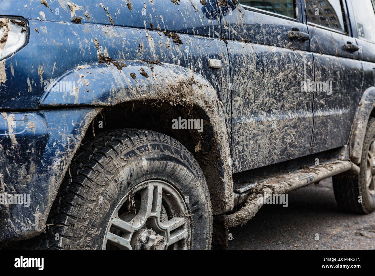Dirpy Side View Side view of the dirty car Stock Photo - Alamy