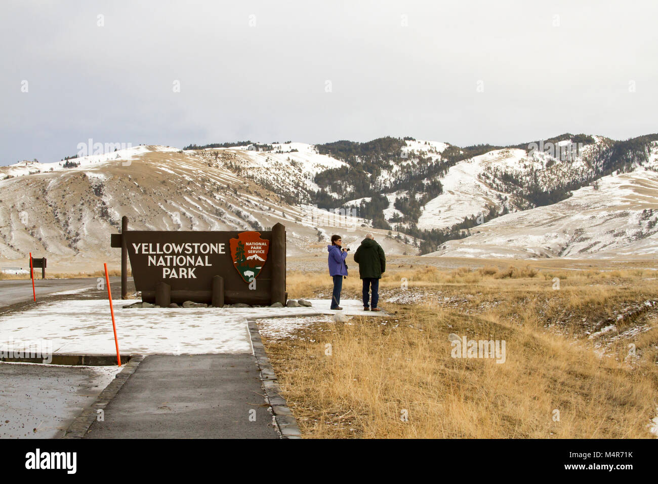 Northern entrance yellowstone national park hi-res stock photography ...