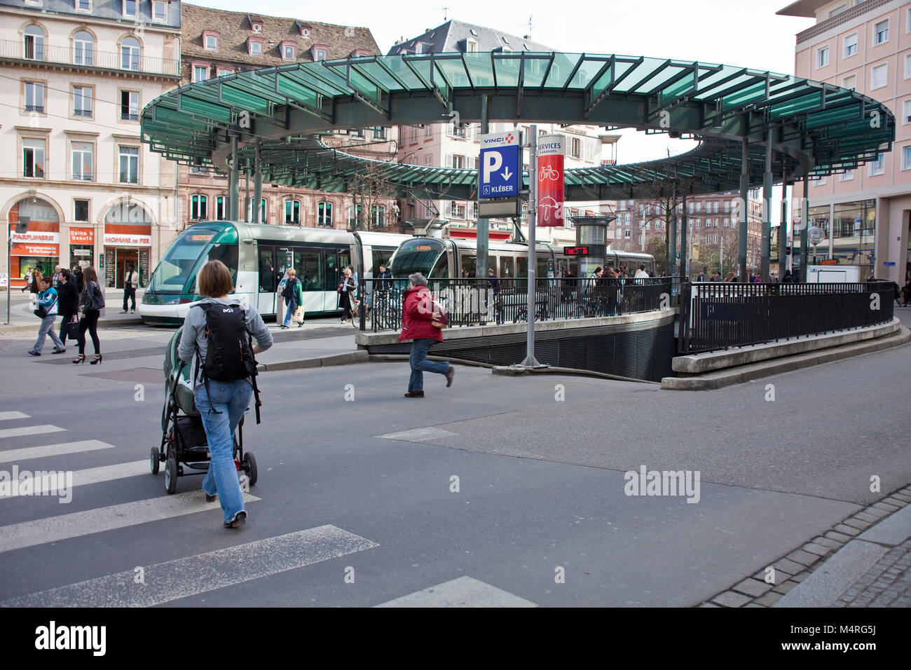 Cityscape, people at tram stop 'Homme de Fer', Kleber square, Strasbourg, Alsace, Bas-Rhin, France, Europe Stock Photo