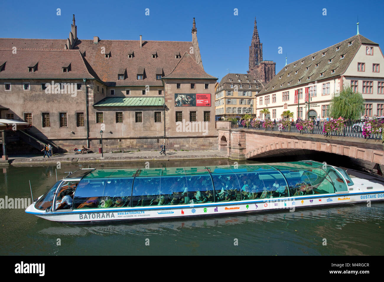 Boat trip on Ill river, Pont Corbeau with view on old duty house and the cathedral of Strasbourg, Alsace, Bas-Rhin, France, Europe Stock Photo