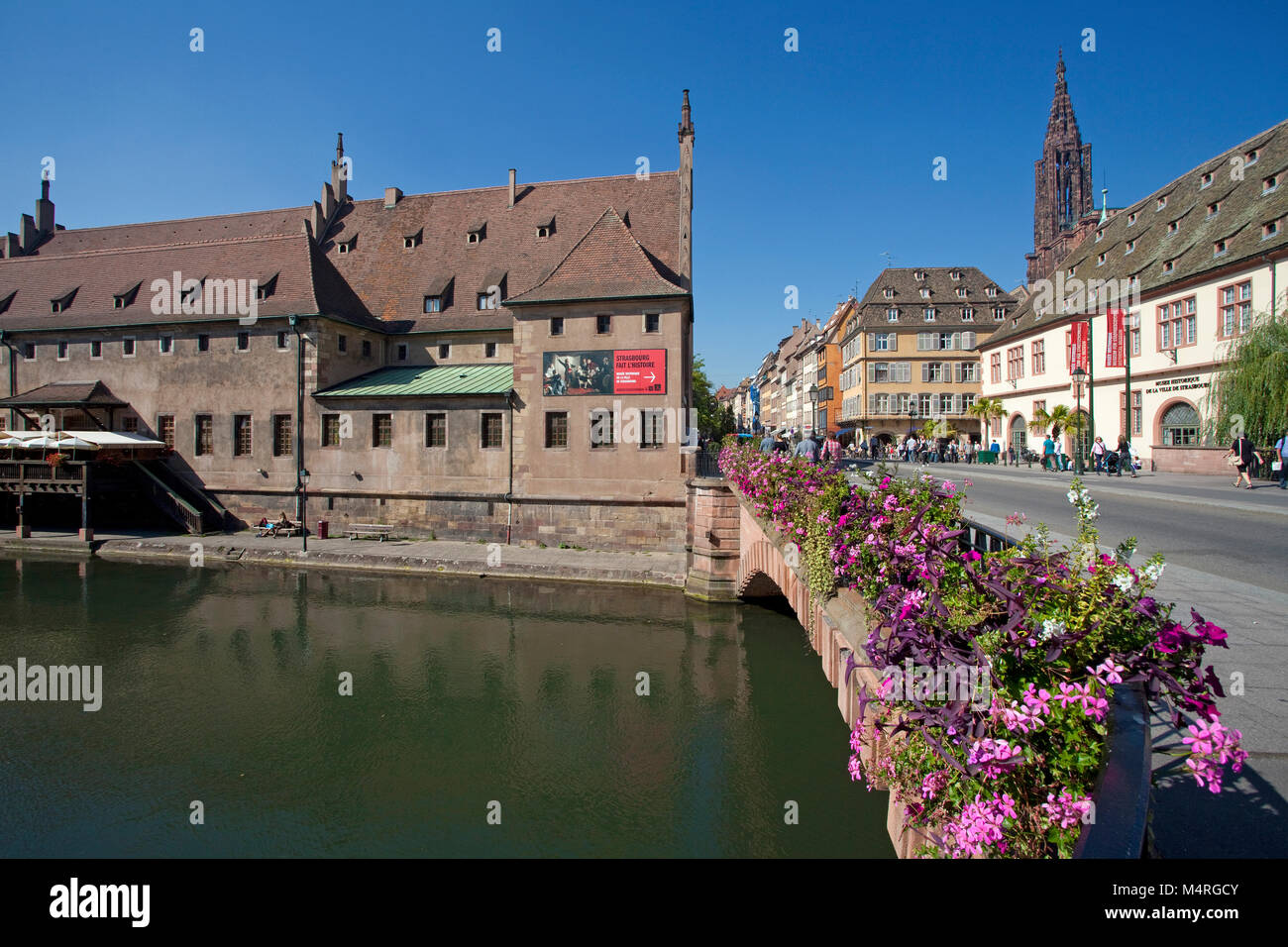 Pont Corbeau with view on the old duty house and the cathedral of Strasbourg, Alsace, Bas-Rhin, France, Europe Stock Photo