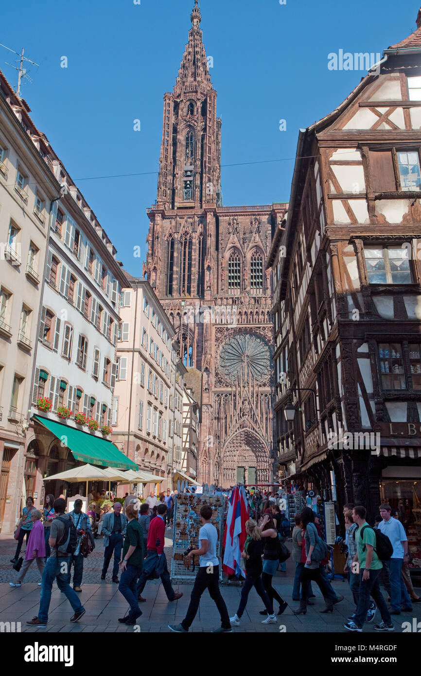 View from Kraemer alley to the Cathedral of Strassbourg, landmark of Strasbourg, Alsace, Bas-Rhin, France, Europe Stock Photo