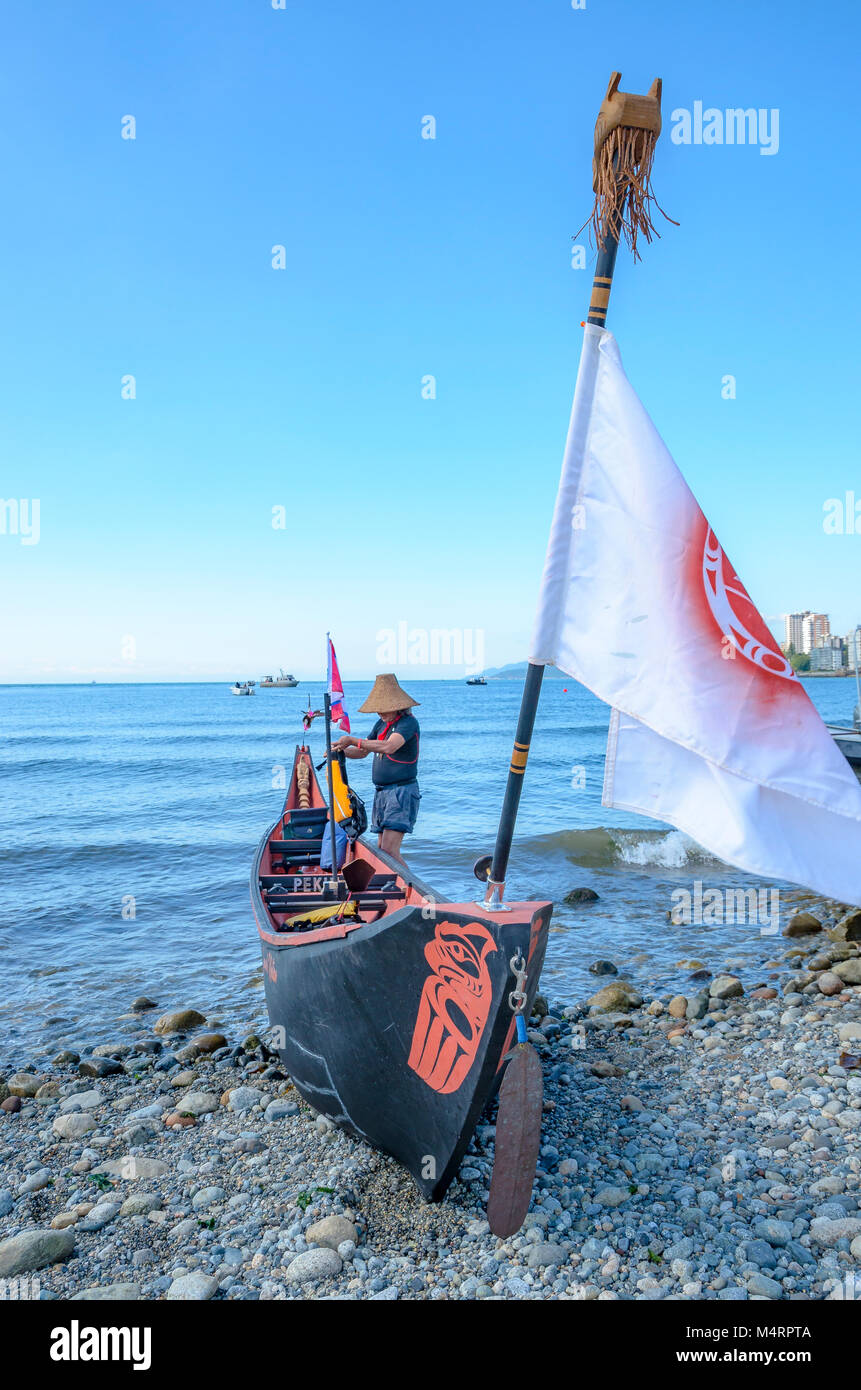 Salish sea canada canoe hires stock photography and images Alamy