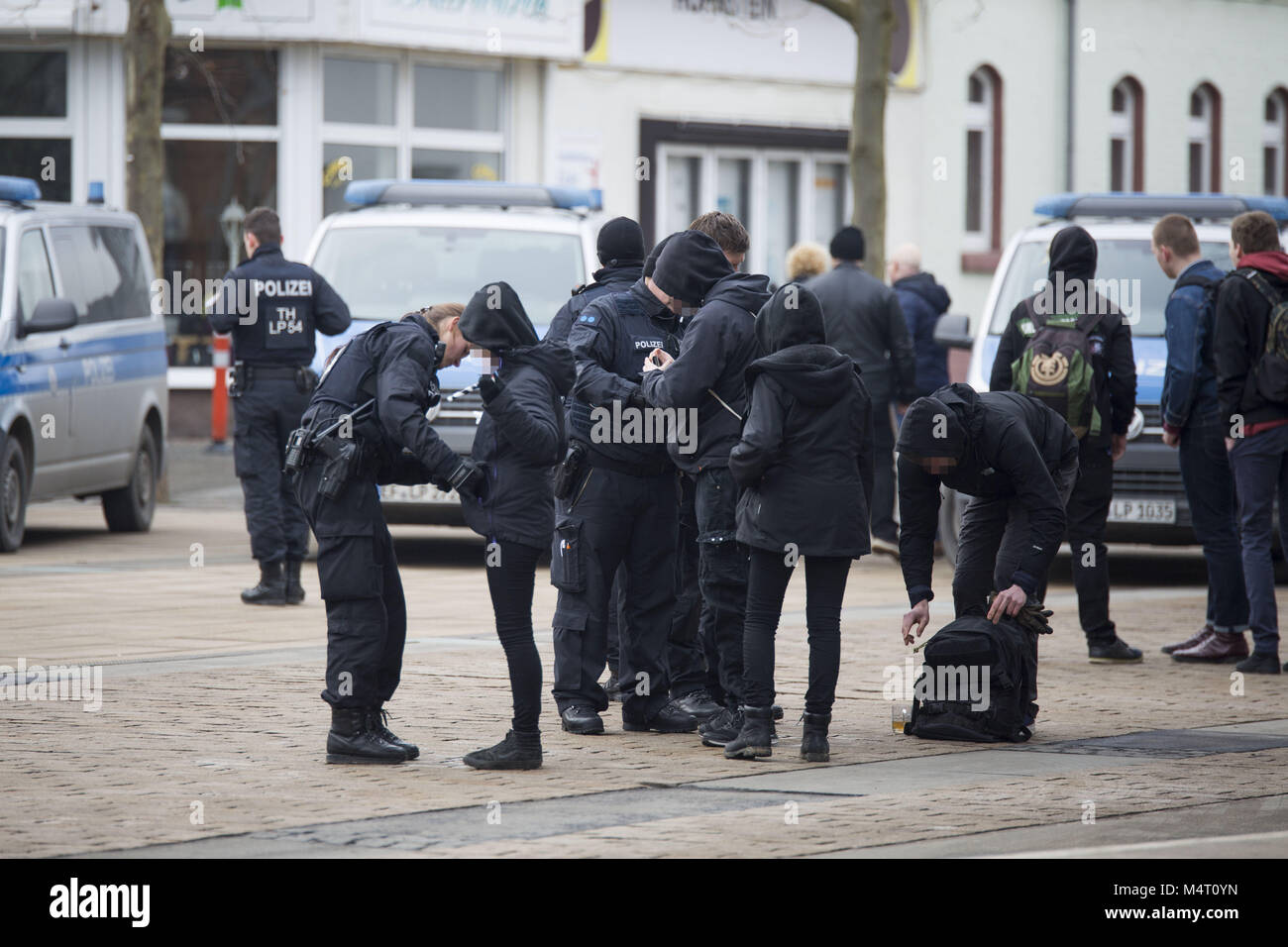 February 17, 2018 - Nordhausen, ThÃ¼ringen, Germany - Pocket control at the counter-protest of the ''Alliance against right-wing extremism Nordhausen' Credit: Jannis Grosse/ZUMA Wire/Alamy Live News Stock Photo