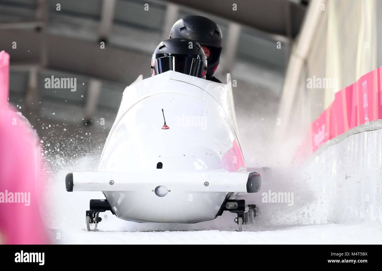 Sport olympics bobsleigh hi-res stock photography and images - Page 3