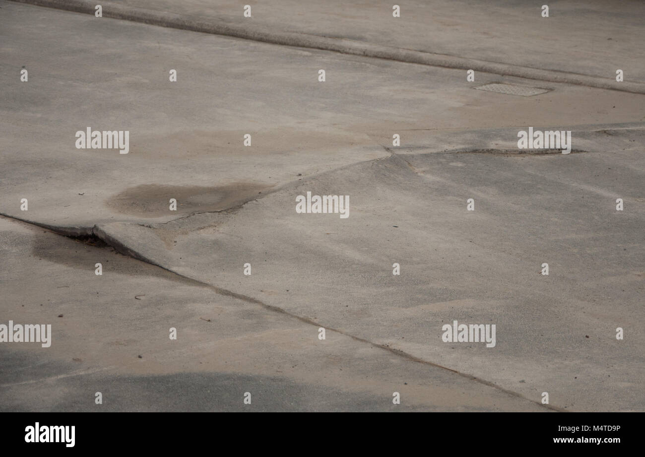 Earthquake damage road hi-res stock photography and images - Alamy