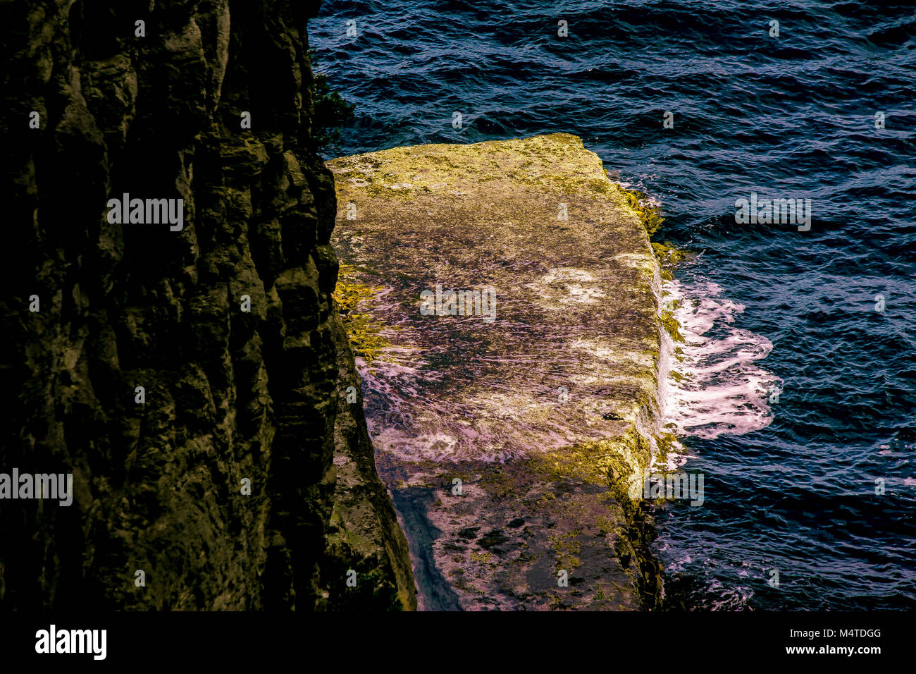 Rock shelf flow Stock Photo Alamy