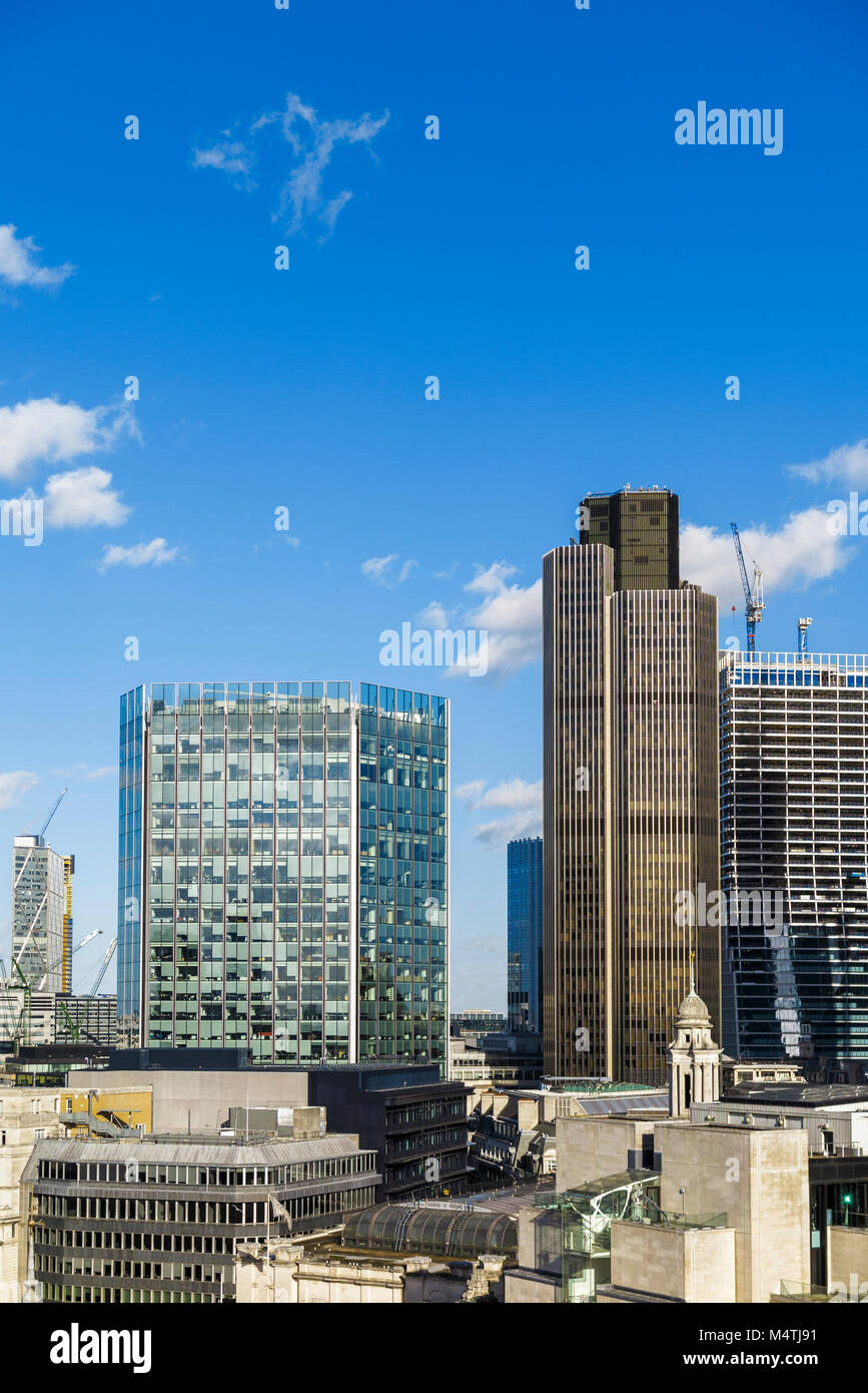 Stock Exchange Tower, 125 Old Broad Street, City of London financial district EC2, Tower 42 behind Stock Photo