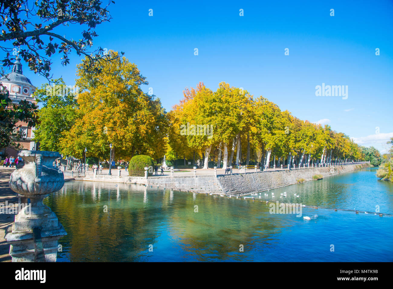 River Tajo and La Isla gardens. Aranjuez, Madrid province, Spain Stock ...