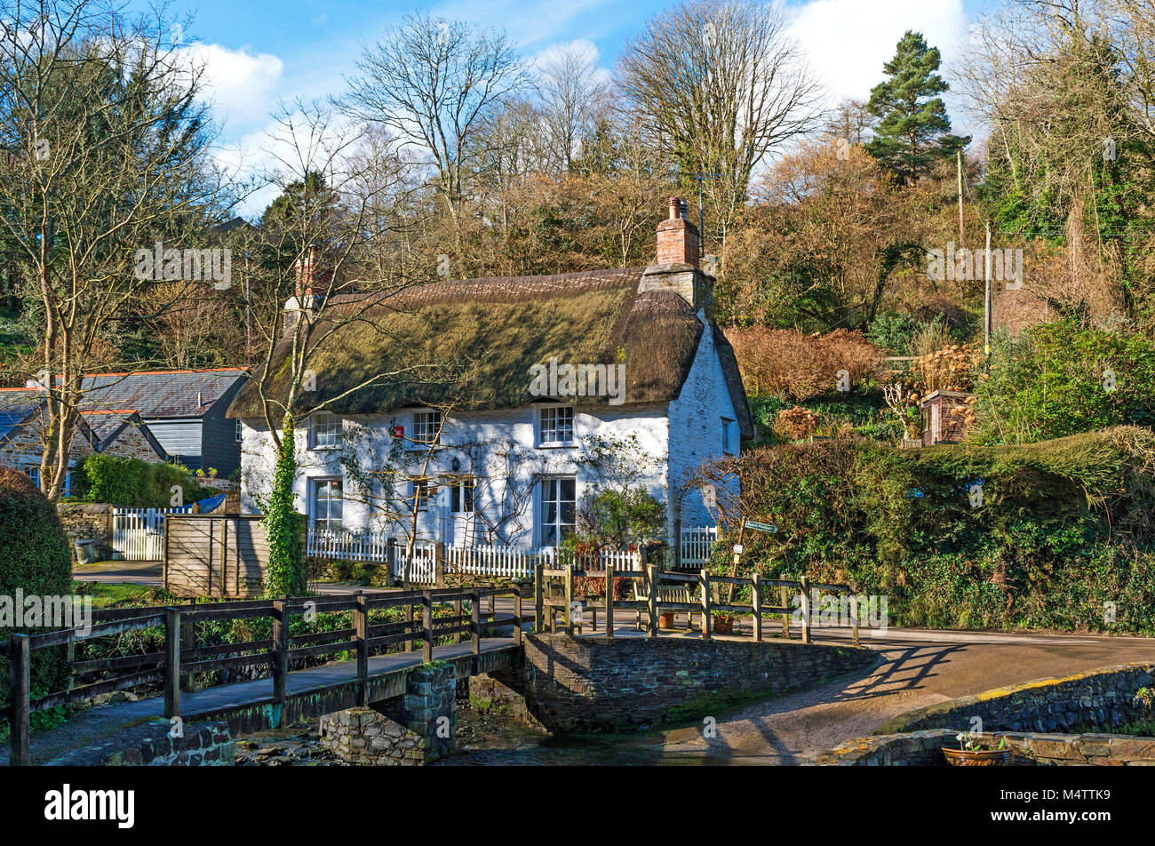 thatched holiday cottage in helford village, cornwall, england, britain, uk. Stock Photo