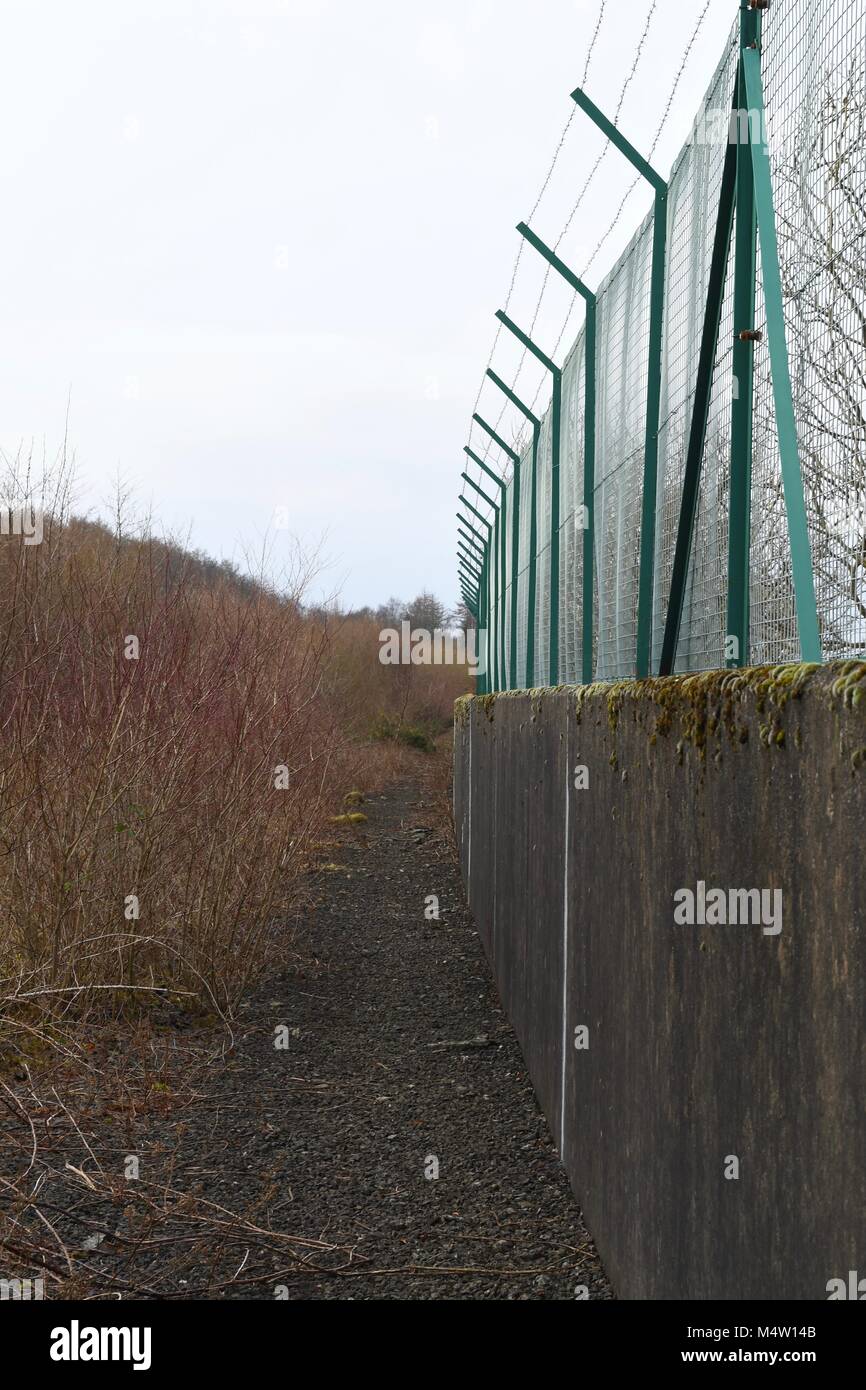 Fence of the former Inverkip power station Stock Photo