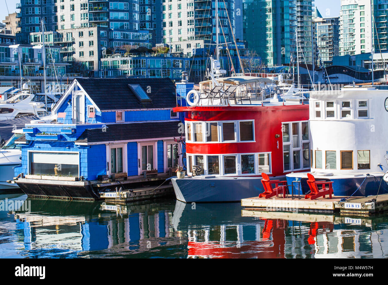 Floating homes in the Coal Harbour marina in the West End district of Vancouver Stock Photo Alamy