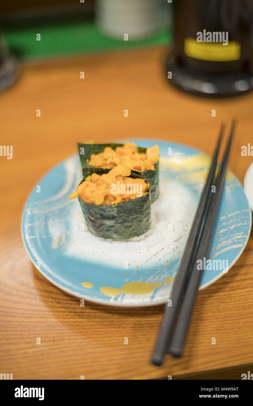 sea urchin roe japanese sushi uni gunkanmaki Stock Photo Alamy