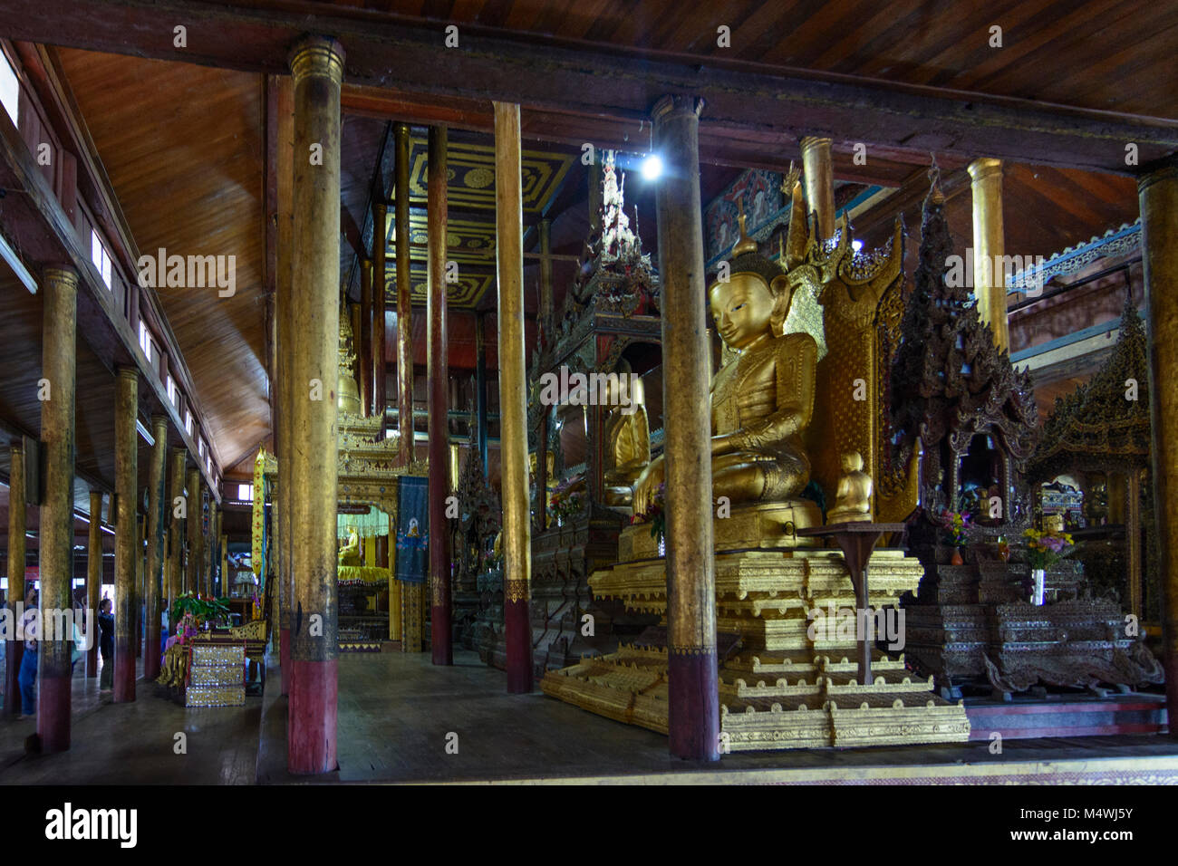 Ywama: Nga Hpe Kyaung (Jumping Cat Monastery), Inle Lake, Shan State, Myanmar (Burma) Stock Photo