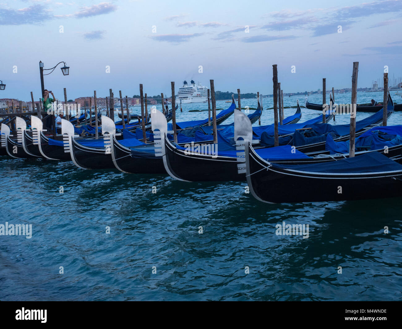Blue hour venice hi-res stock photography and images - Alamy