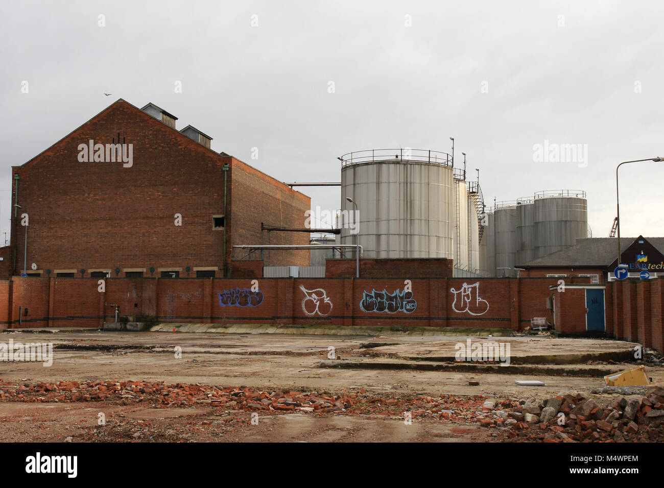 bank side, industrial factories and industry kingston upon Hull Stock Photo Alamy