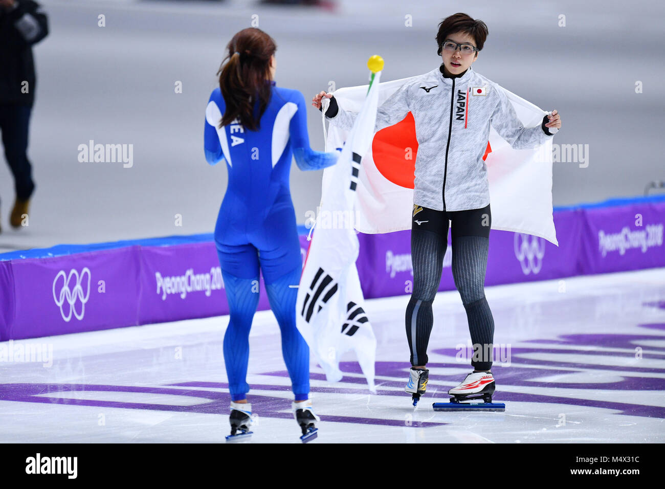 L-R) Lee Sang-Hwa (KOR), Nao Kodaira (JPN), FEBRUARY 18, 2018 - Speed  Skating : Women's 500m at Gangneung Oval during the PyeongChang 2018  Olympic Winter Games in Gangneung, South Korea. (Photo by