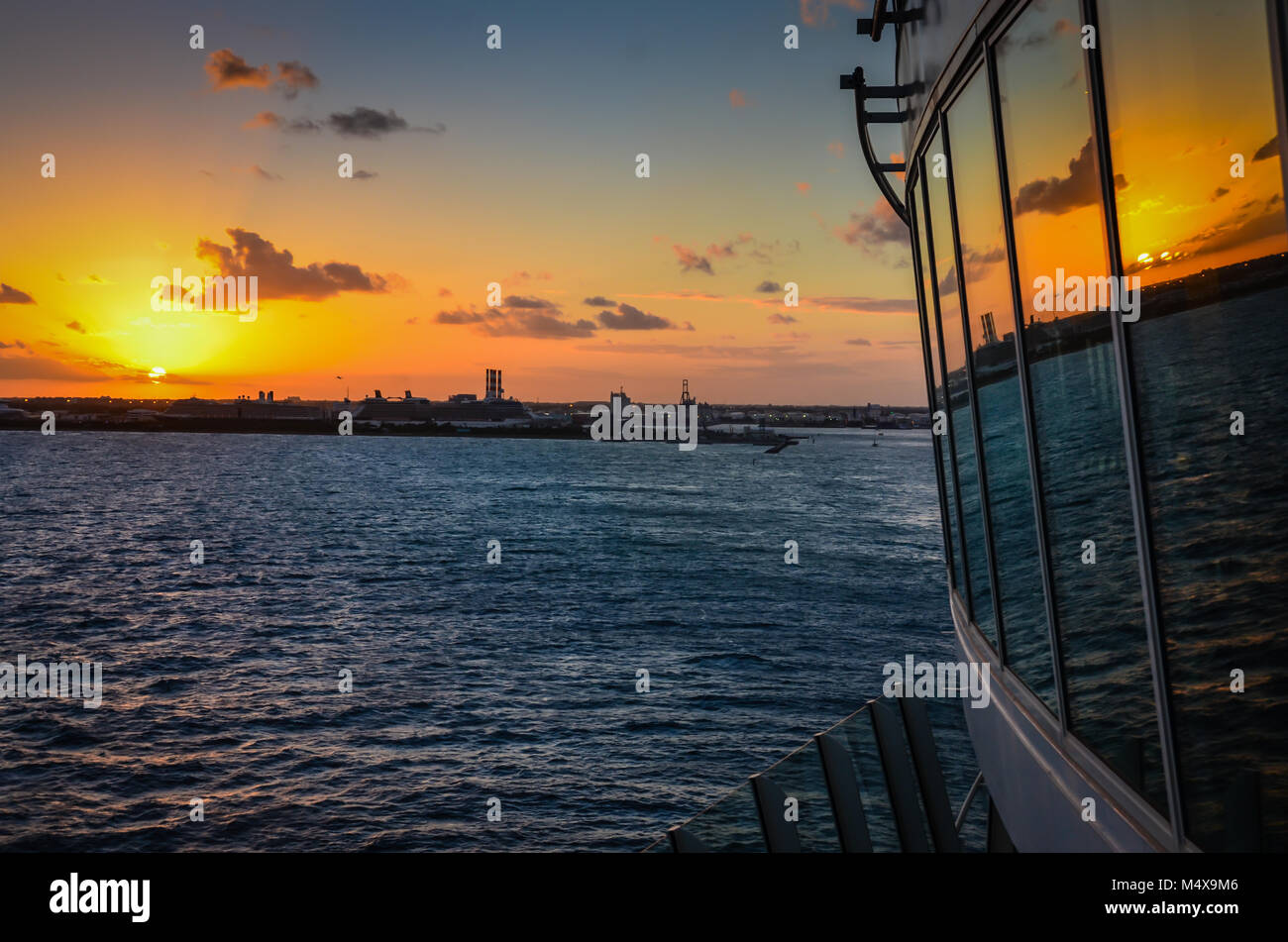 Ship departing pier hi-res stock photography and images - Alamy