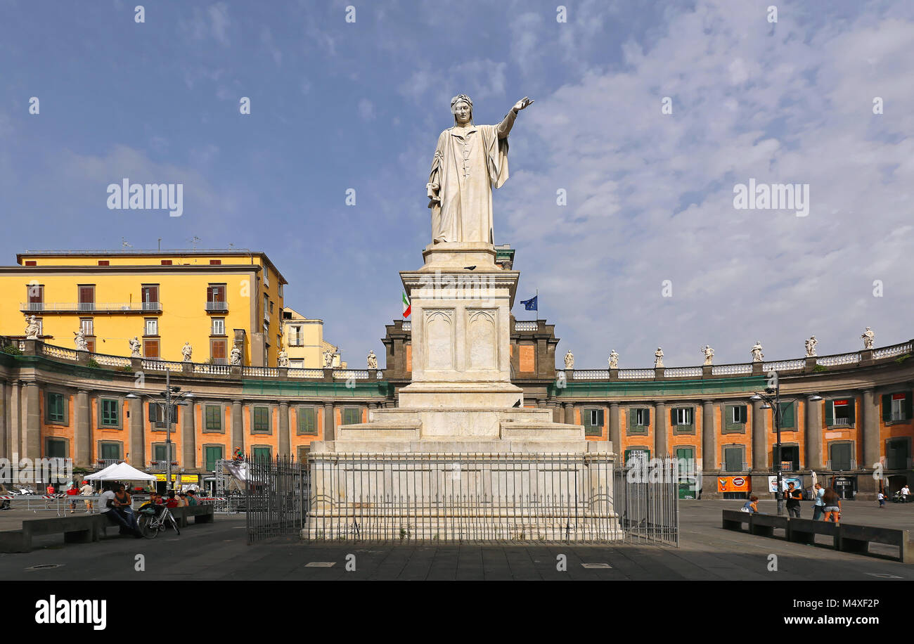 Piazza dante hi-res stock photography and images - Alamy