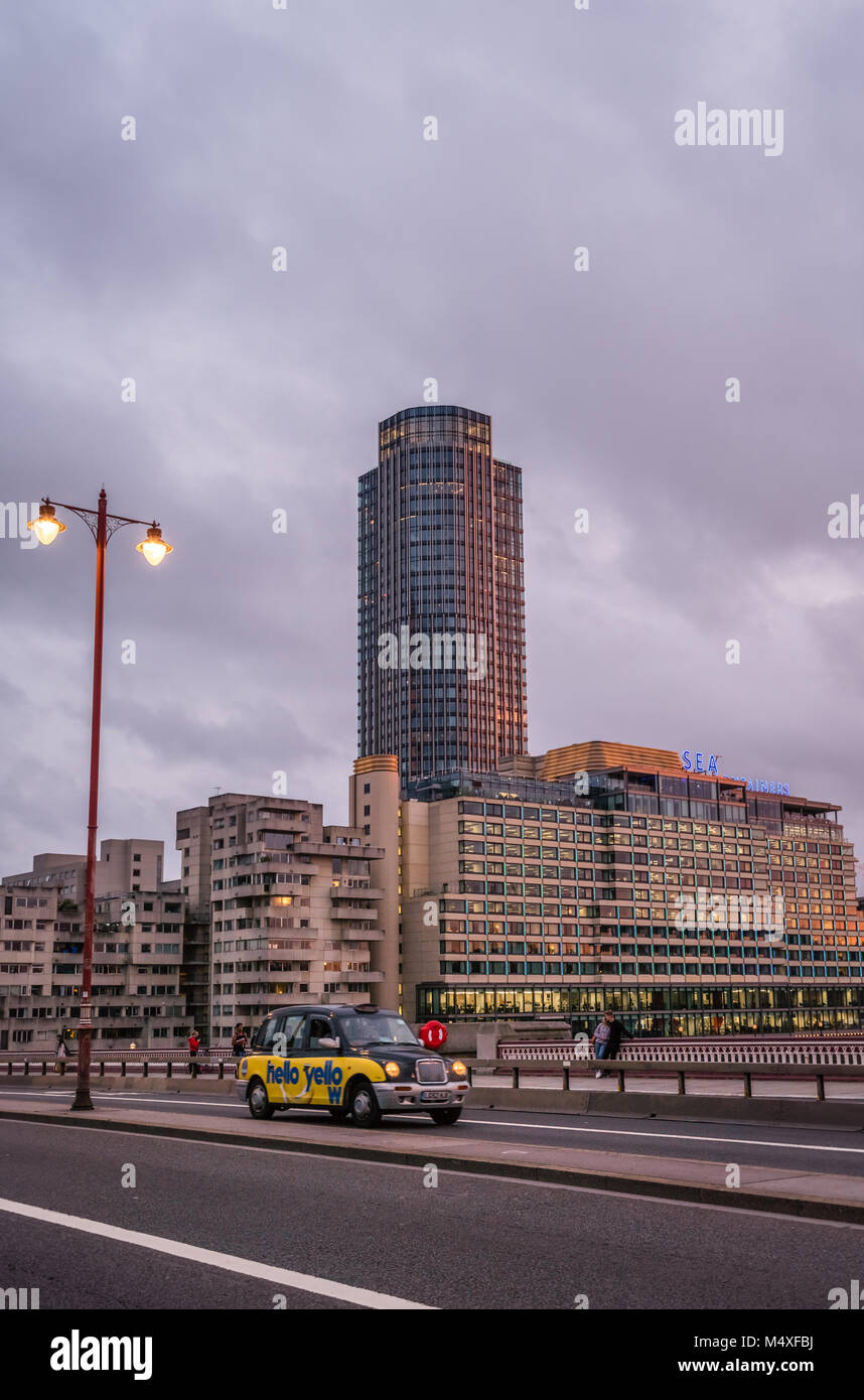 Black cab on the Blackfriars Bridge Stock Photo