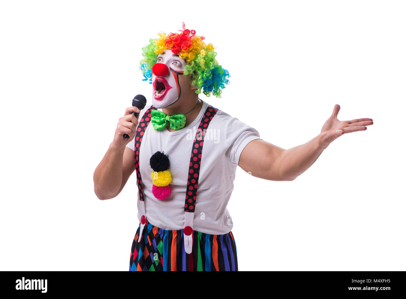 Клоун лайк. Смешной перекат в исполнении клоуна. Клоун жонглирует. Джемелли клоуны. Клоуны исполняют.