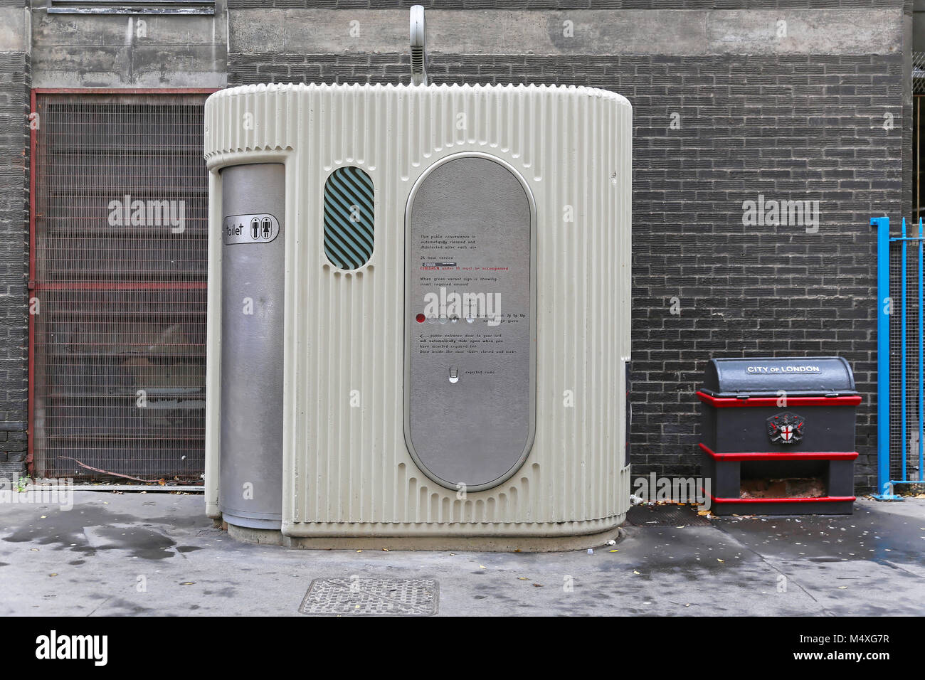 Automatic public toilet hi-res stock photography and images - Alamy