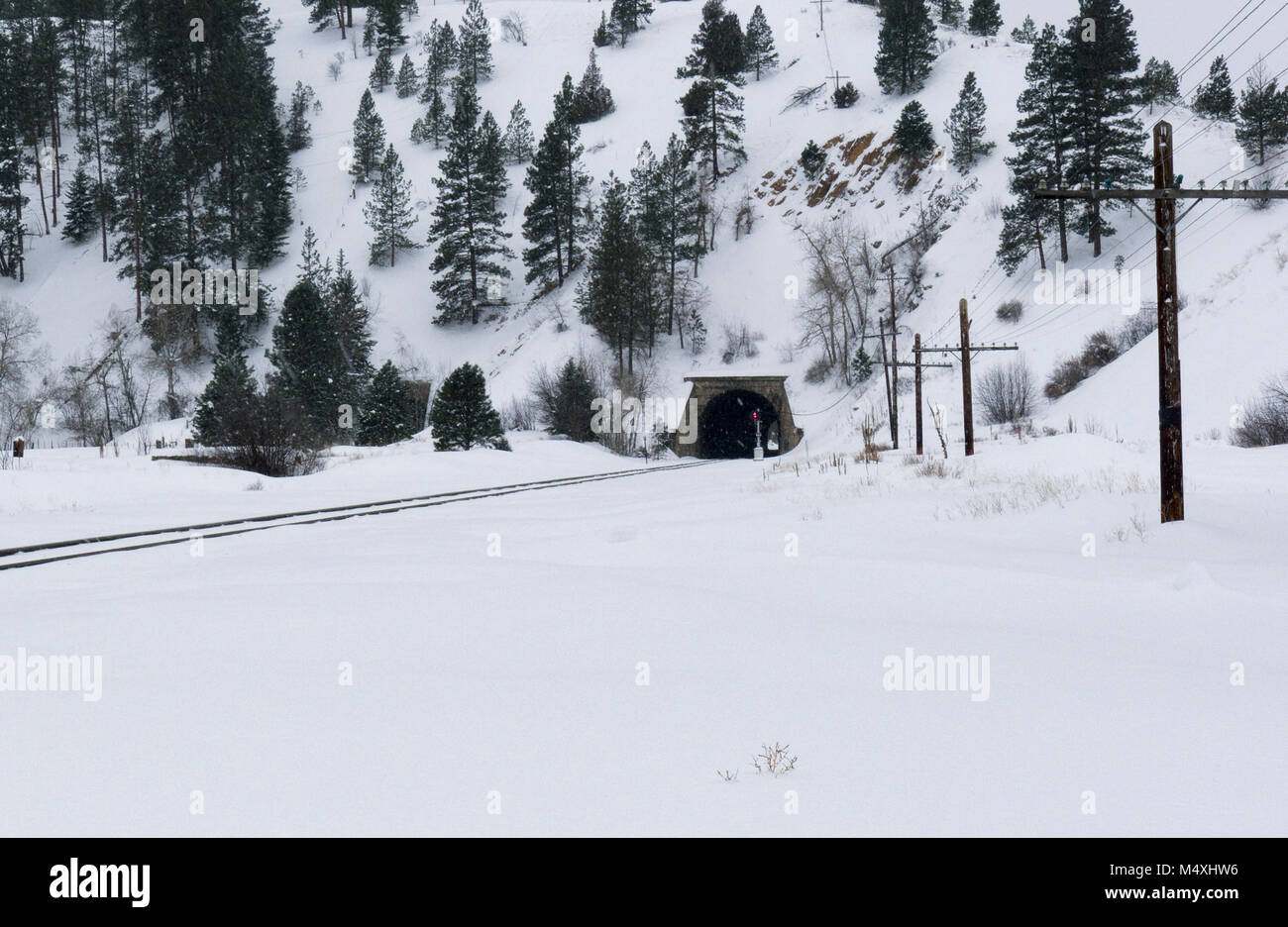 Mountain train tunnel hi-res stock photography and images - Alamy