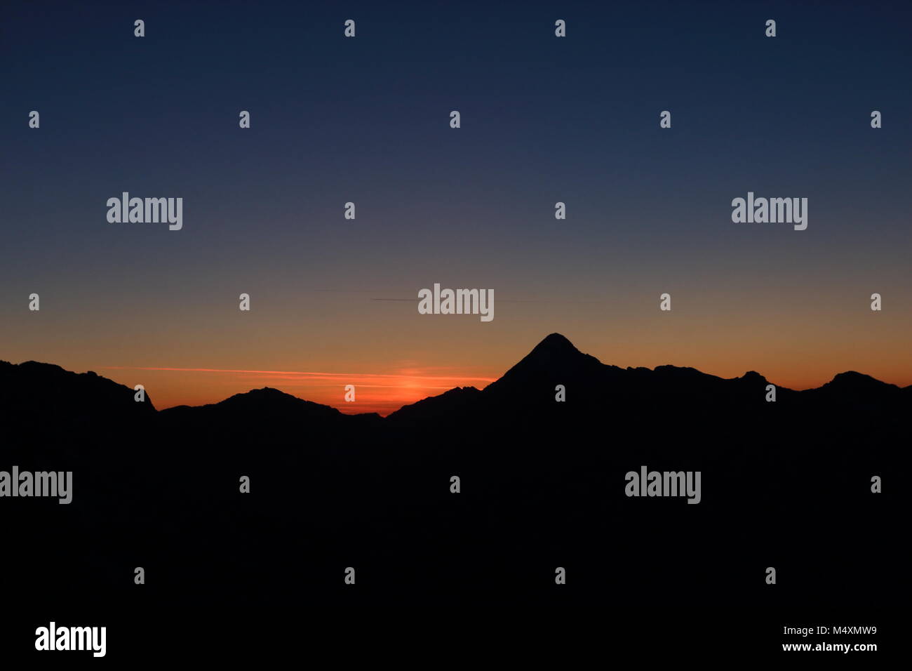 Explore sunrise hi-res stock photography and images - Alamy