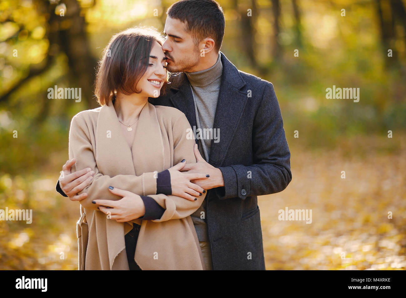 couple in the park Stock Photo - Alamy