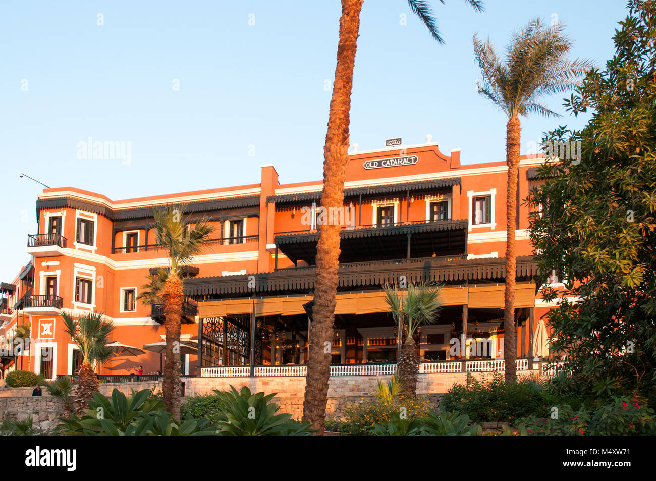 The five-star Sofitel Old Cataract Hotel overlooking the Nile in Aswan, Egypt Stock Photo