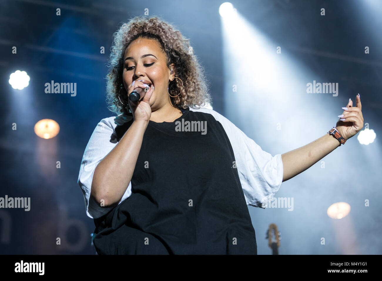 Clean sound hi-res stock photography and images - Alamy