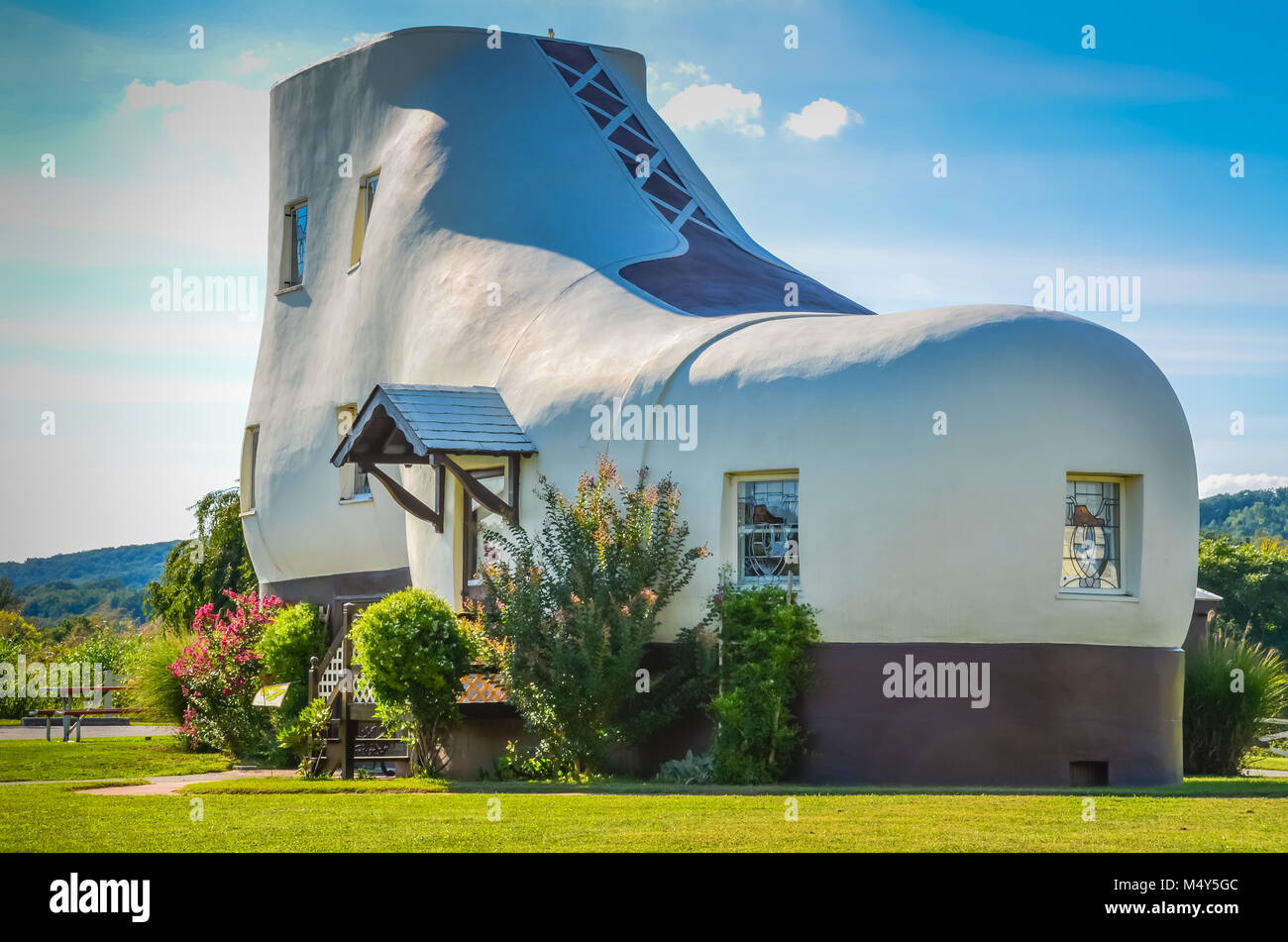 The Haines Shoe House is a shoe-shaped house in Hellam Township, Pennsylvania. This roadside attraction is on the Lincoln Highway. Stock Photo