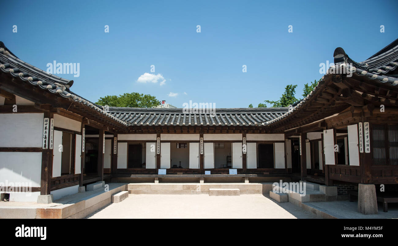 Traditional houses in Korea Stock Photo - Alamy