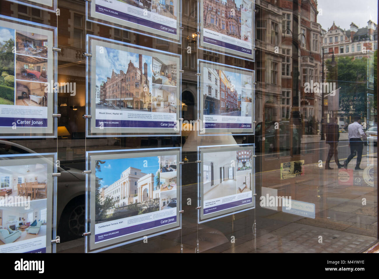 London, United Kingdom. Real estate agency, Mayfar Stock Photo Alamy
