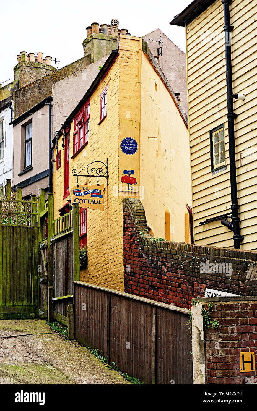 The Piece of Cheese Cottage, Hastings Stock Photo - Alamy