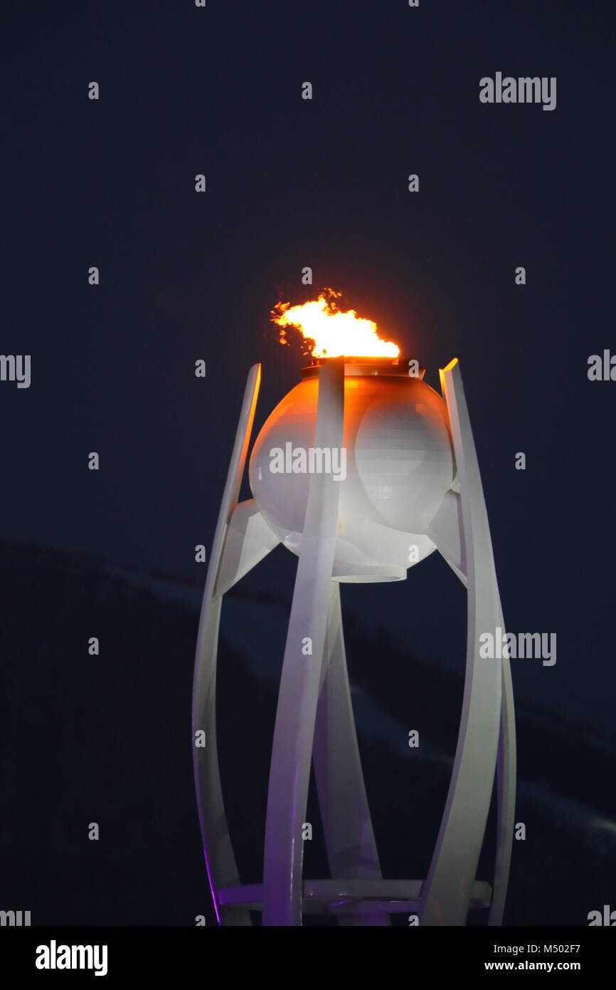聖火 olympic flame february hi res stock photography and images Alamy