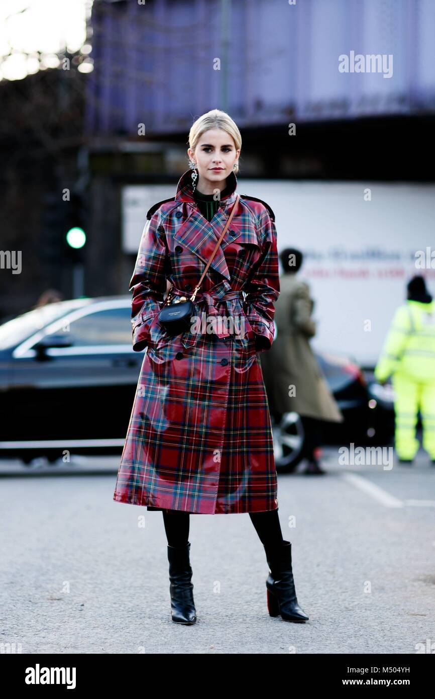 Blogger Caroline Daur posing outside the Burberry runway show during London Fashion Week - Feb 17, 2018 - Photo: Runway Manhattan/Zach Dodds ***For Editorial Use Only*** | Verwendung weltweit Stock Photo