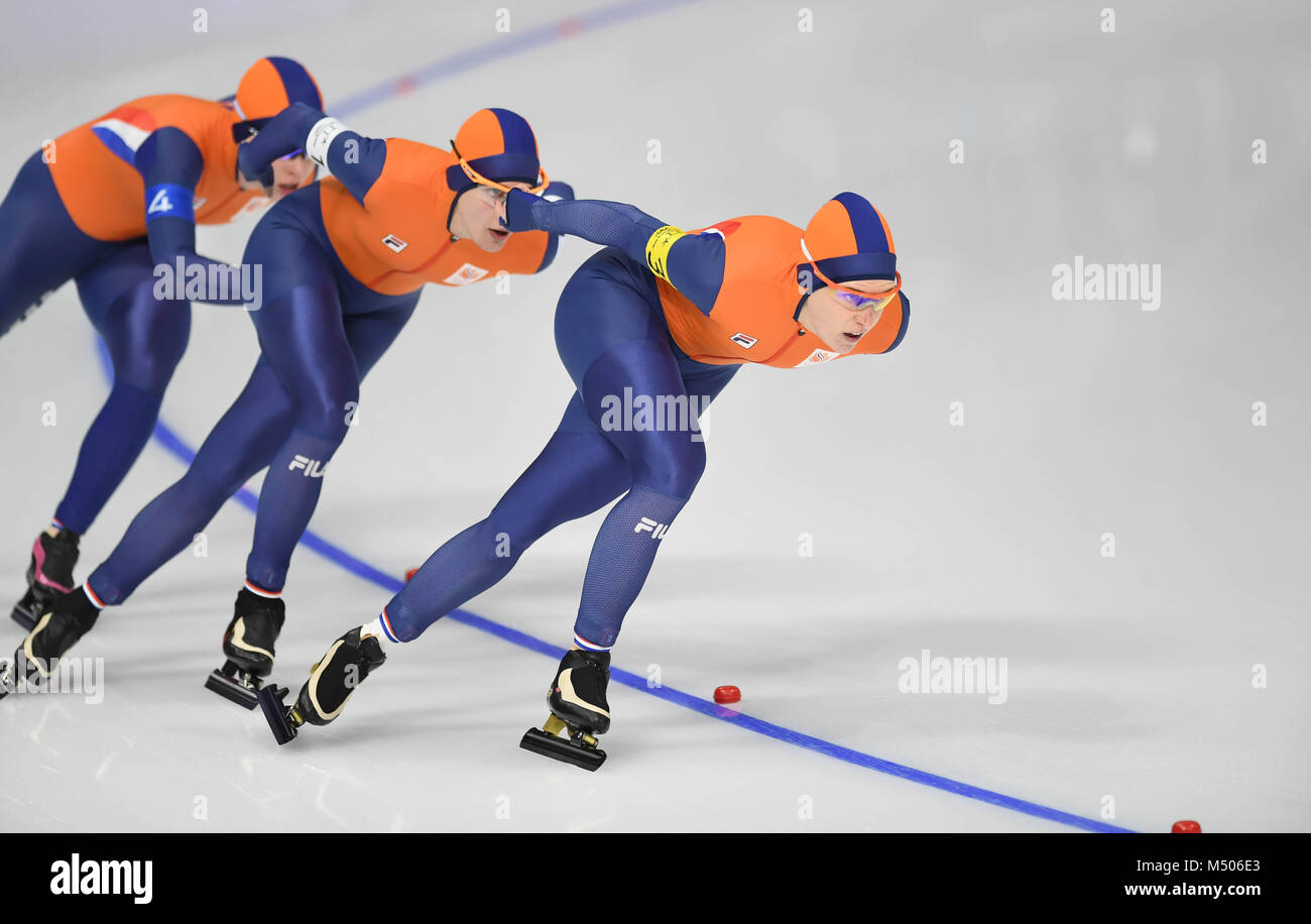 Pyeongchang, South Korea. 19th Feb, 2018. Team of the Netherlands compete during ladies' team persuit quarterfinal of speed skating at 2018 PyeongChang Winter Olympic Games at Gangneung Oval, Gangneung, South Korea, Feb. 19, 2018. Credit: Wang Haofei/Xinhua/Alamy Live News Stock Photo