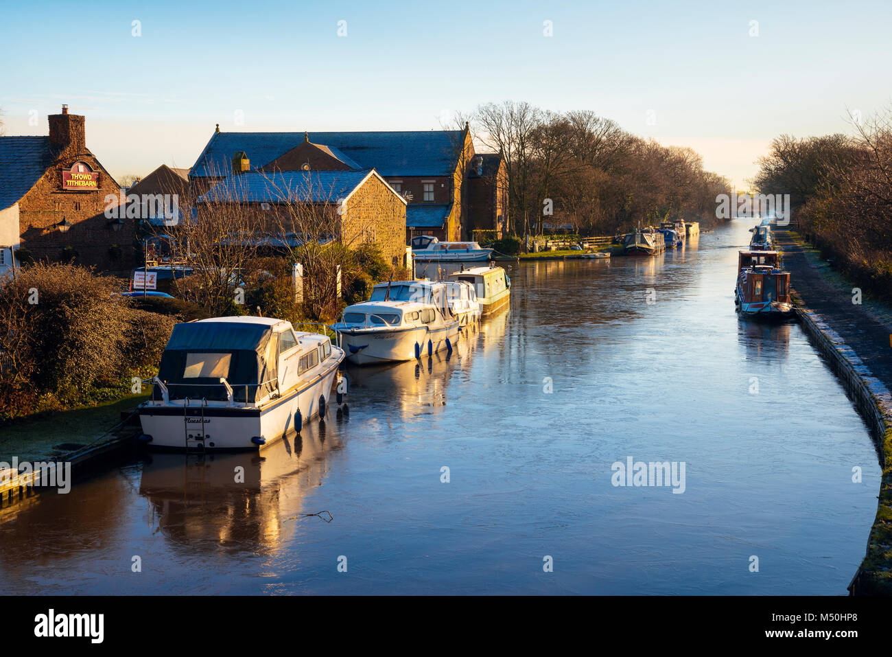 Ice on the Lancaster Canal at Garstang, Lancashire Stock Photo