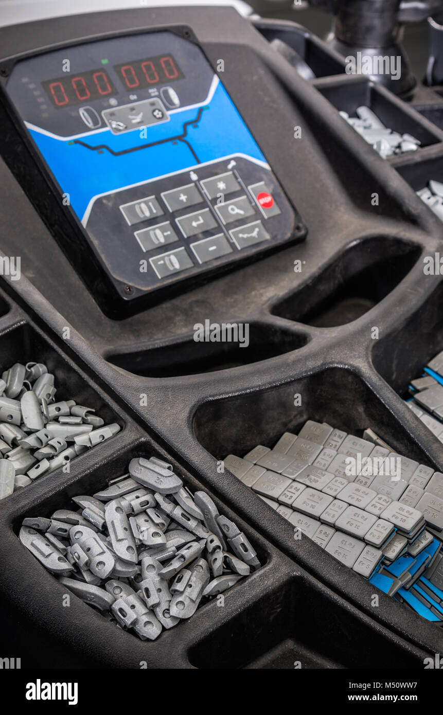 Balance weights car wheel hires stock photography and images Alamy