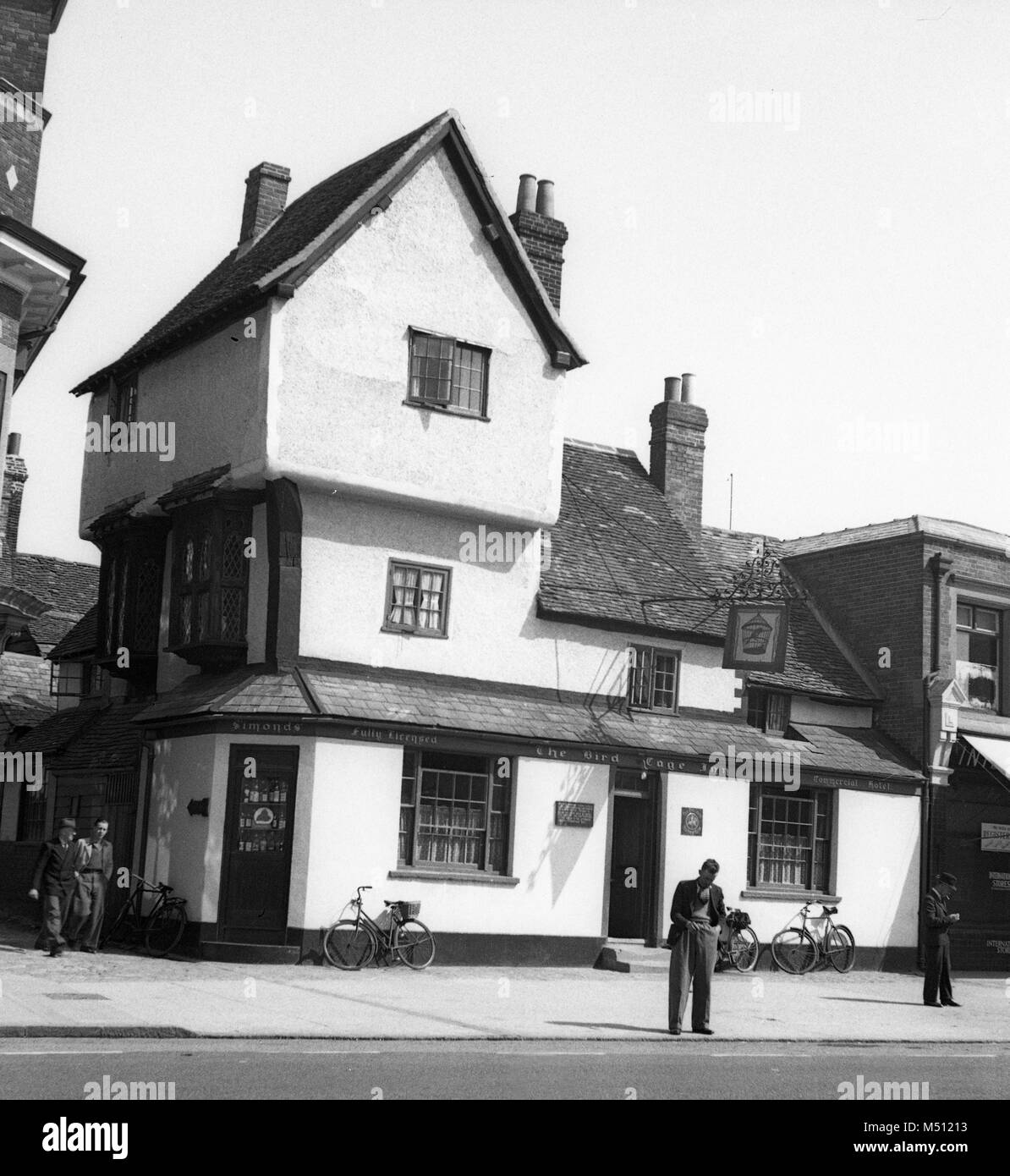 The Bird Cage Inn, Thame, Oxfordshire. 20th May 1950 Stock Photo